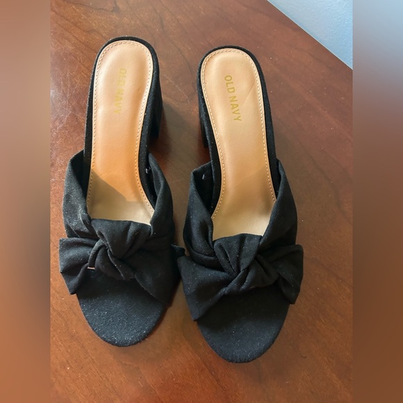 Black knotted mule Old Navy chunky heel sandals, sz 7, sexy, chic, party - Picture 3 of 4